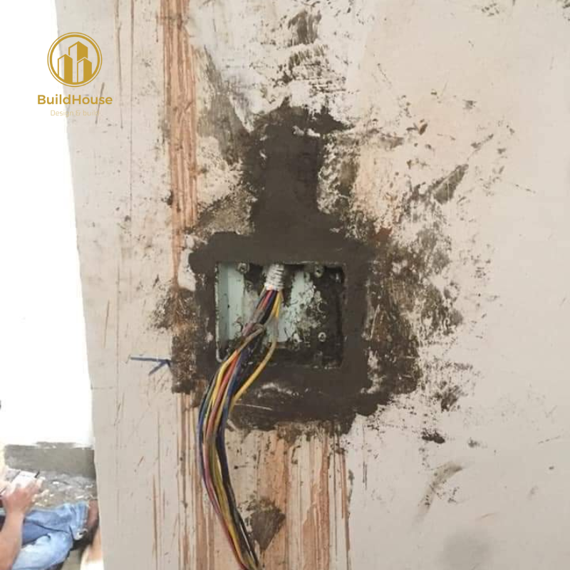 Thi công hệ thống cấp nước cho các tòa nhà cao tầng đòi hỏi sự kỹ lưỡng và chuyên nghiệp để đảm bảo nước được phân phối hiệu quả và ổn định. 