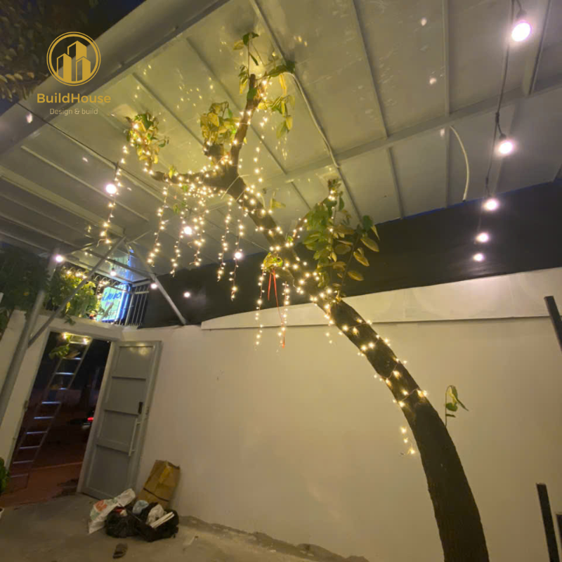 Bảng Báo Giá Chi Tiết Các Loại Đèn LED Treo Trên Cây